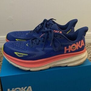 Hoka Clifton 9 Navy and Coral Running Shoes